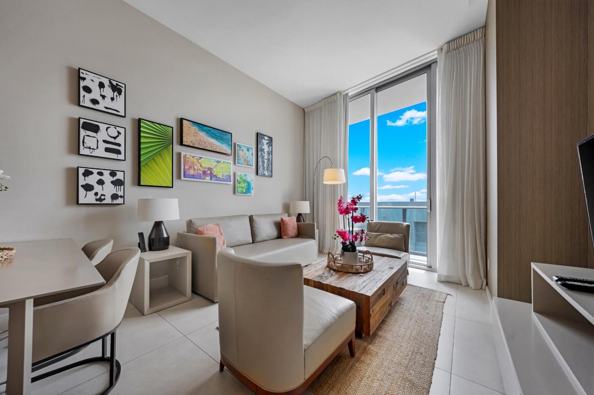 Wake Up To The Sound Of Waves In A Stylish Condo In A Luxury Resort Голлівуд Екстер'єр фото