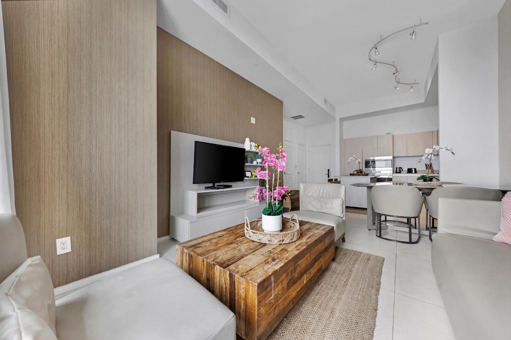 Wake Up To The Sound Of Waves In A Stylish Condo In A Luxury Resort Голлівуд Екстер'єр фото