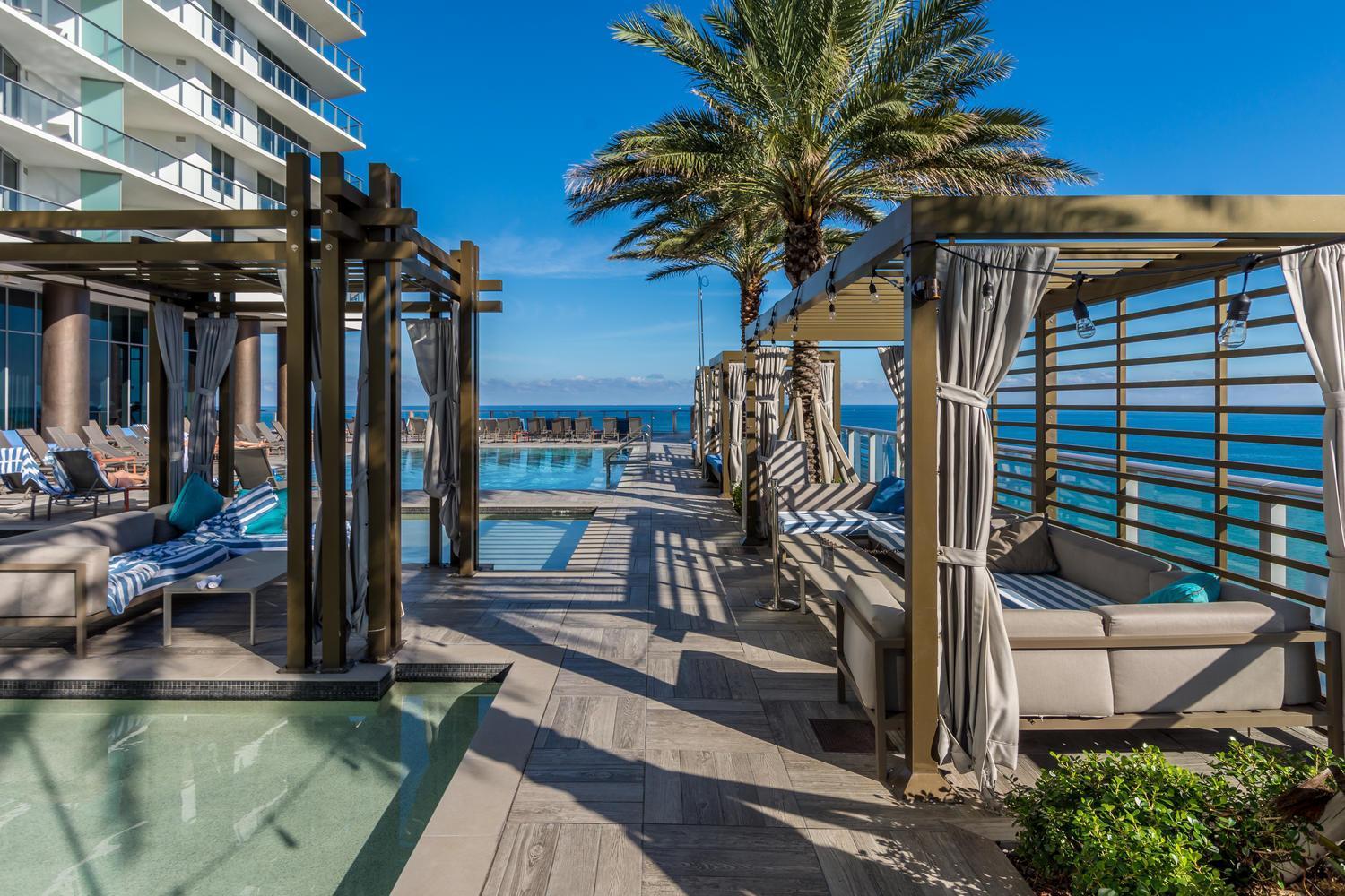Wake Up To The Sound Of Waves In A Stylish Condo In A Luxury Resort Голлівуд Екстер'єр фото