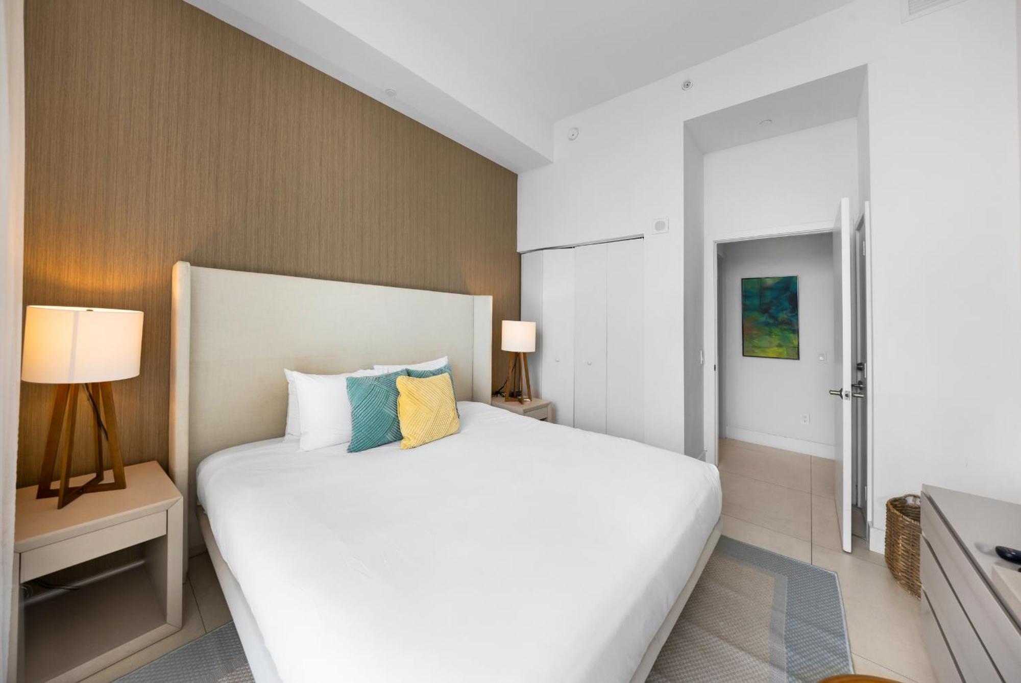 Wake Up To The Sound Of Waves In A Stylish Condo In A Luxury Resort Голлівуд Екстер'єр фото