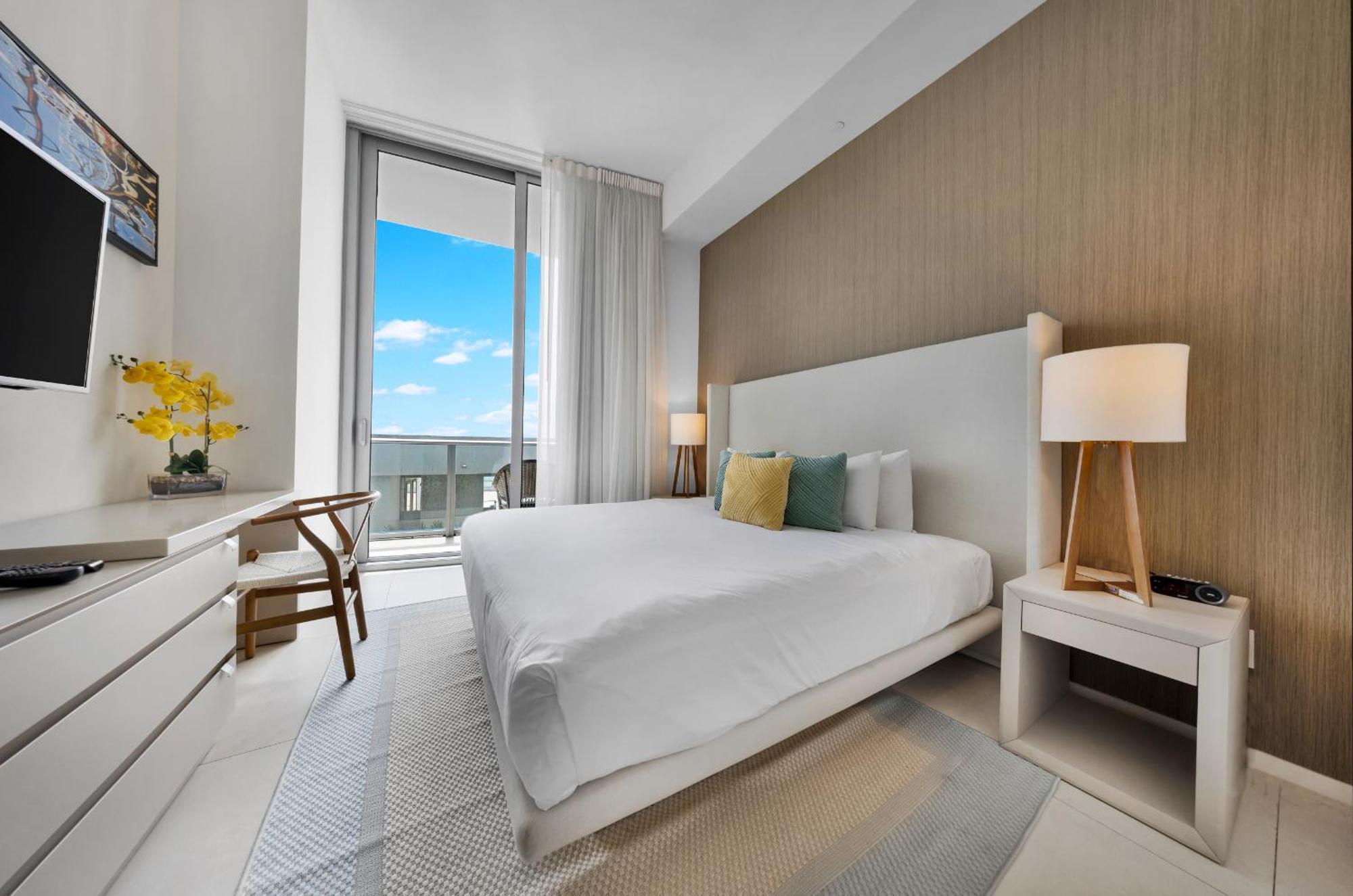Wake Up To The Sound Of Waves In A Stylish Condo In A Luxury Resort Голлівуд Екстер'єр фото