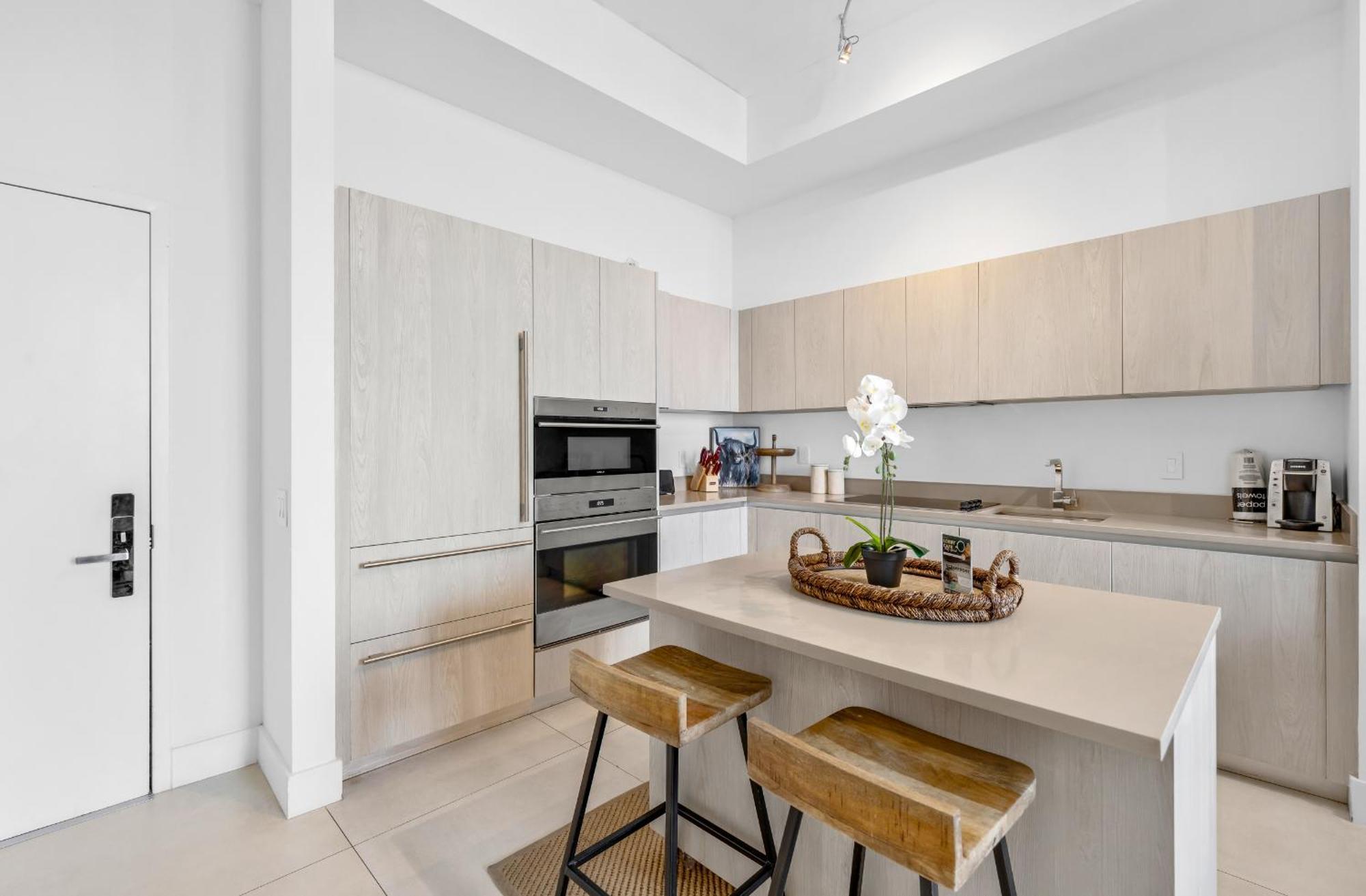 Wake Up To The Sound Of Waves In A Stylish Condo In A Luxury Resort Голлівуд Екстер'єр фото
